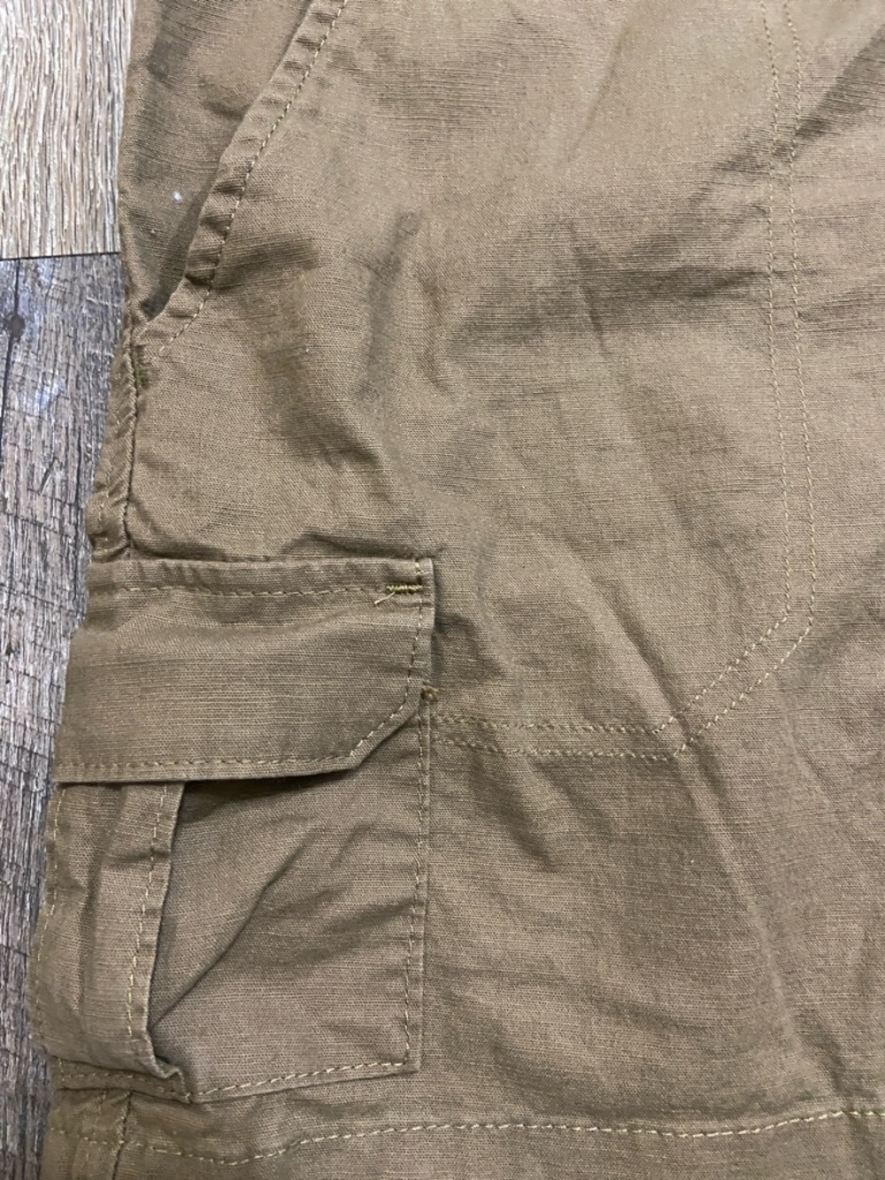 Lee Women’s Cargo Shorts - Picture 5 of 10